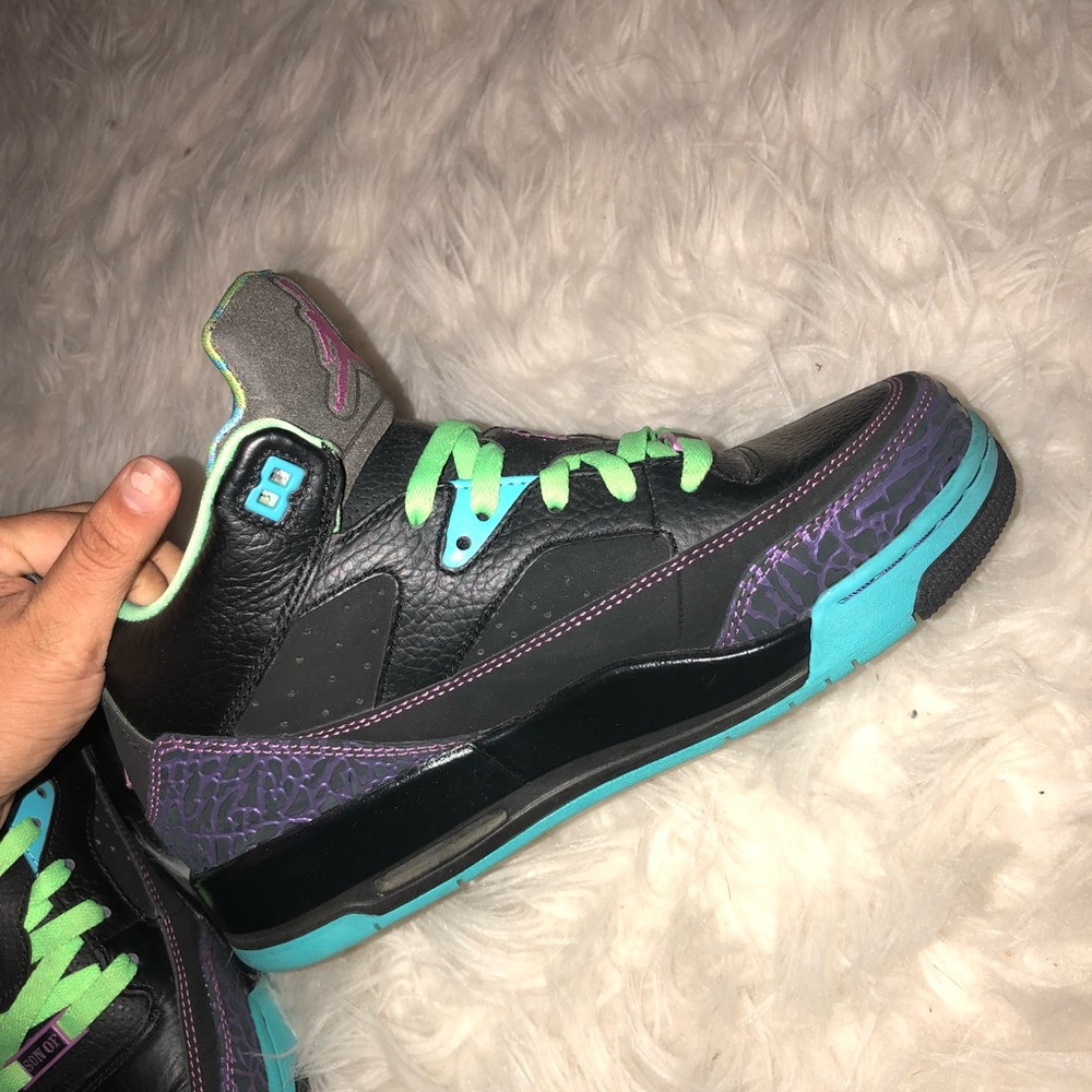 Shoes - Picture 7 of 8